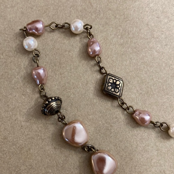 2 Matching Necklaces Pearl Colored and Mauve Beads Antiqued‎ Metal Beads & Chain - Picture 3 of 3